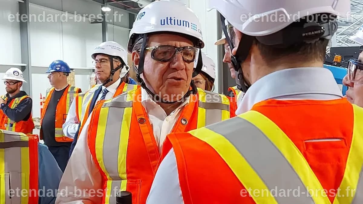 «Il n’y a aucune inquiétude»: François Legault visite une usine de la ...